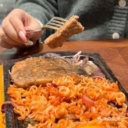 多瑞小鎮(zhèn)寶龍廣場店 邢臺正餐服務(wù)的新風尚